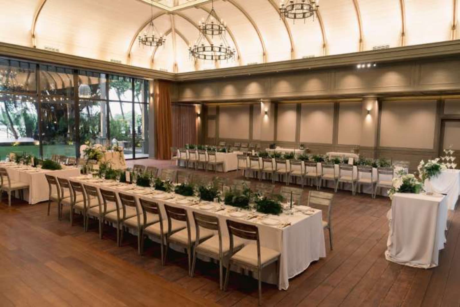 Close view of banquet tables inside Saigon River House Ballroom