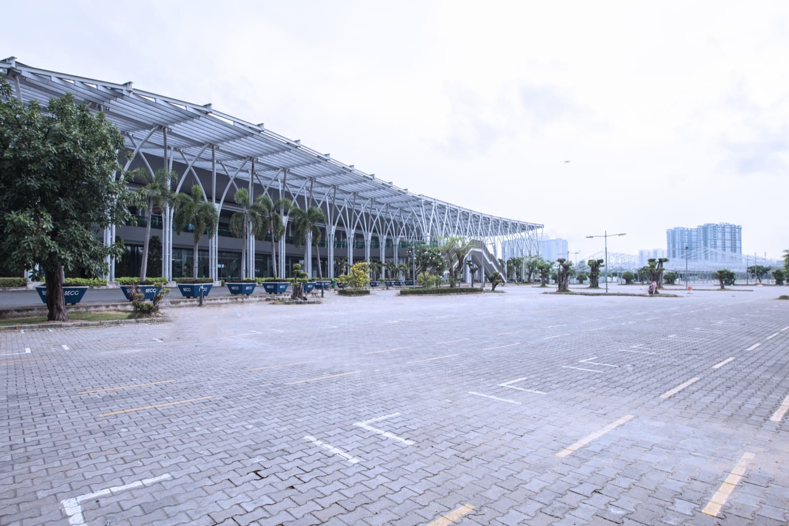 SECC multifunction forecourt and covered exhibition frontage